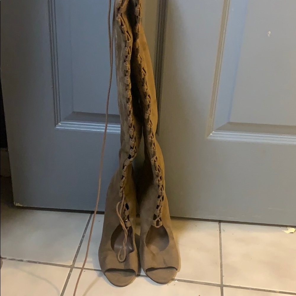 High heel boots